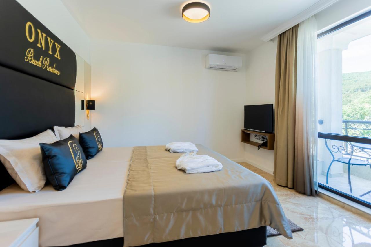 Onyx Beach Residence - Free Parking & Beach Access Sveti Vlas Exterior photo